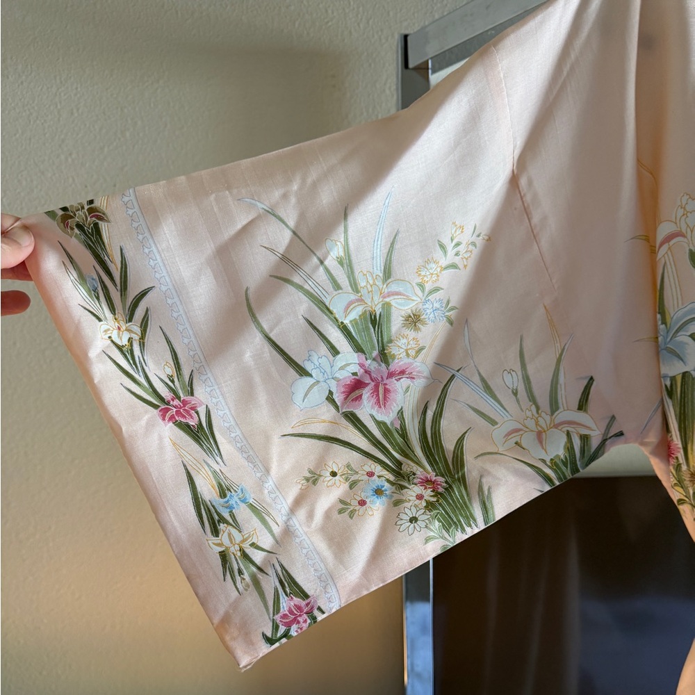 Neiman Marcus peachy Cream Floral Wrap Dress for a queen - Picture 5 of 6